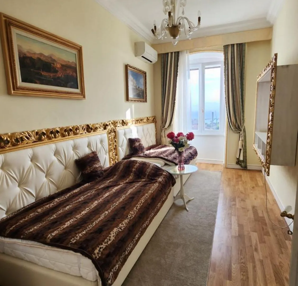Crema Di Oro 1 Apartment Rijeka Croatia